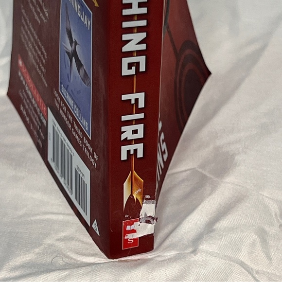 Catching Fire - Hunger Games Series - Picture 3 of 5